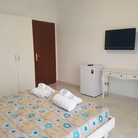 Beb Arcobaleno فندق مبيت وإفطار غالّيبولي